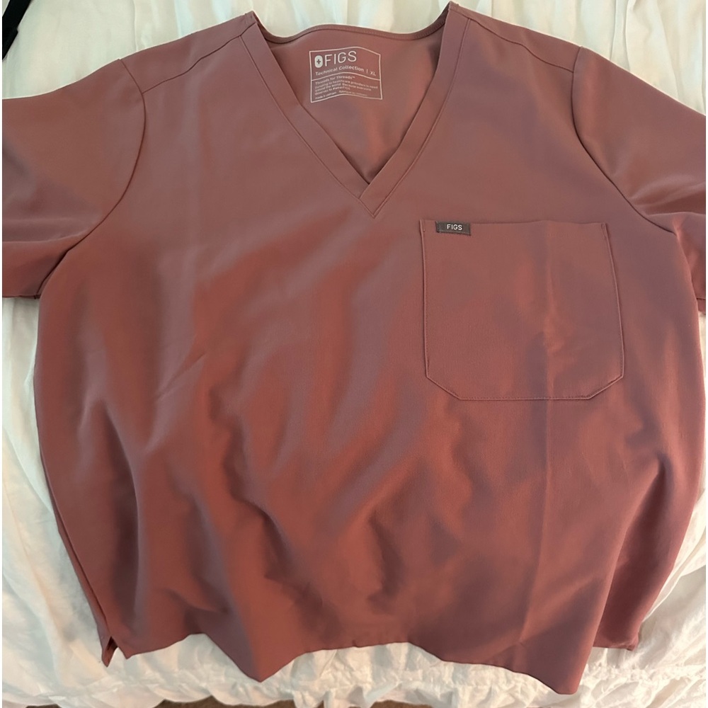 Figs woman’s scrub top XL